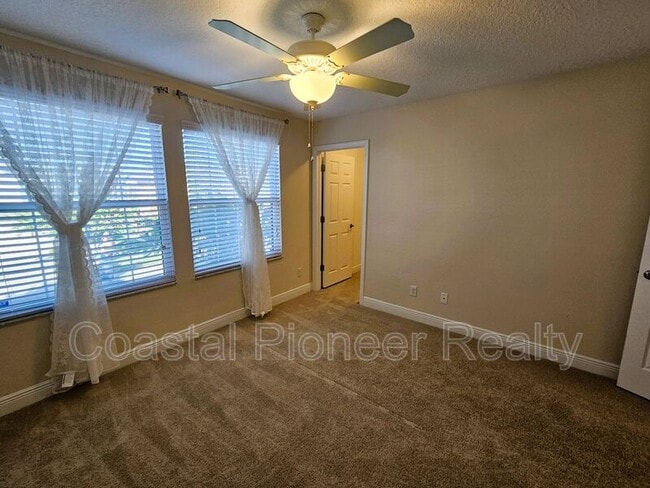 Building Photo - 11541 Crowned Sparrow Ln