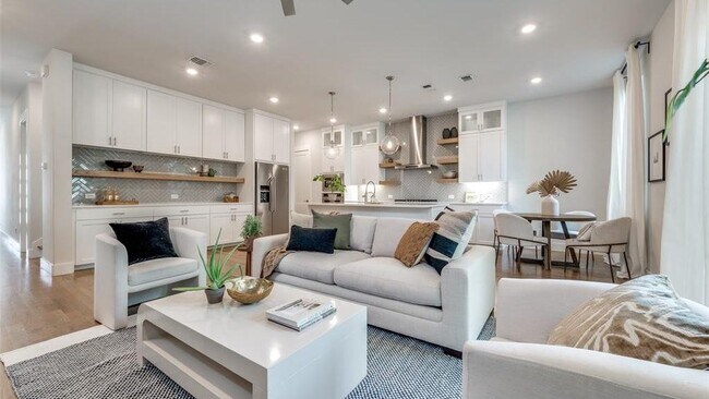 Building Photo - 9127 Valley Chapel Ln