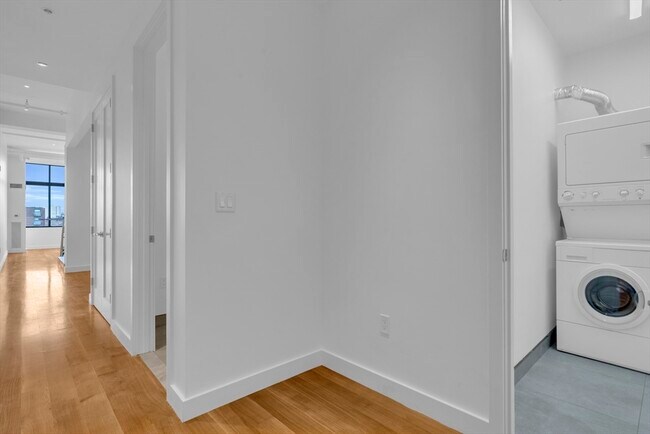 Building Photo - 70-72-72 Northampton St