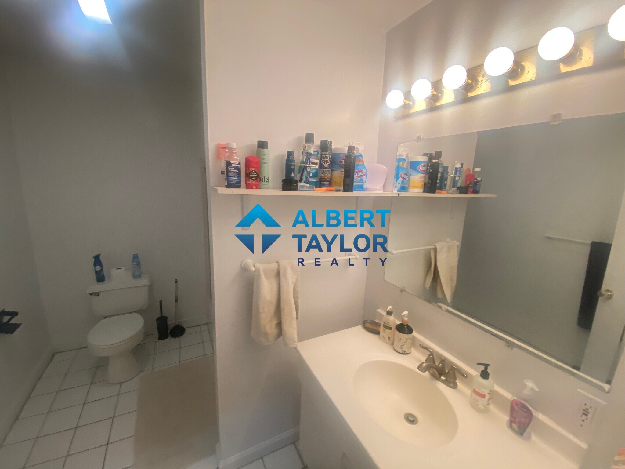 Building Photo - 750 Tremont St