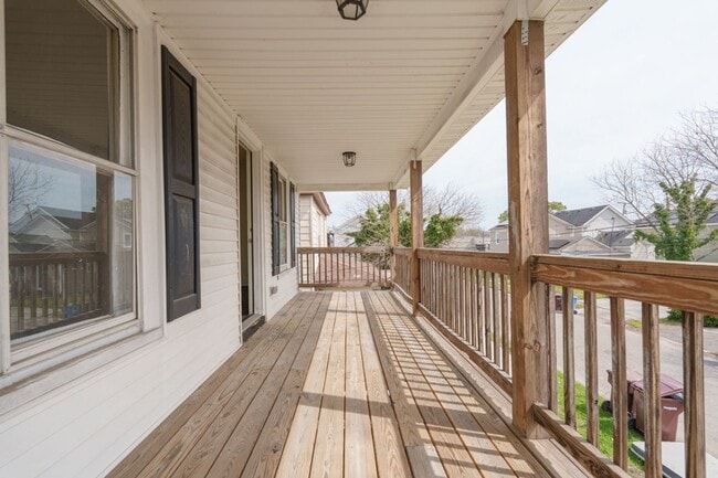 Building Photo - MOVE IN READY 4 Bedroom in Chesapeake!