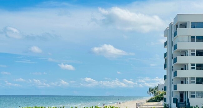 Building Photo - 1237 Hillsboro Mile