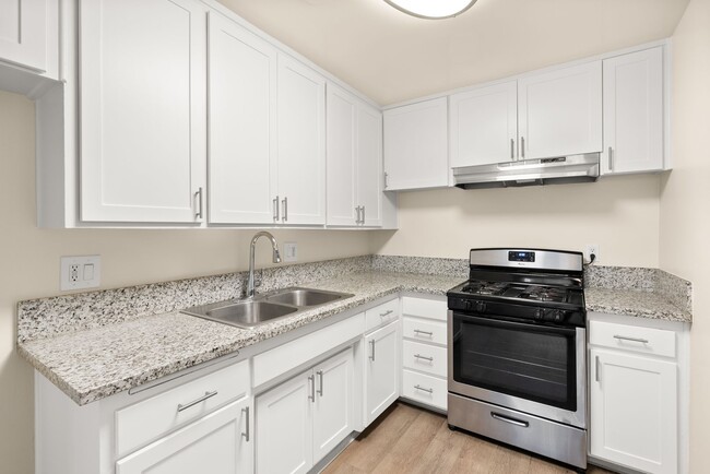 Interior Photo - 8112 - Applewood Apartments