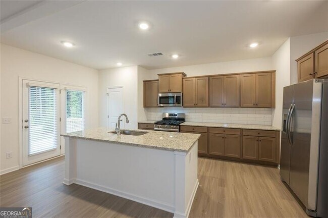 Building Photo - 182 Parkwood Dr