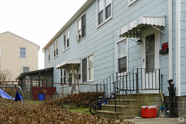 Building Photo - Shalercrest Apartments