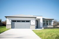 Building Photo - 3420 SW 10th Ct