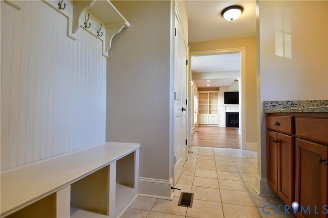 Building Photo - 12900 River Rd