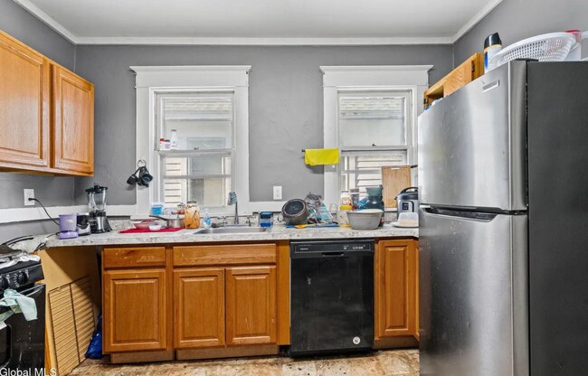 Building Photo - 569 Washington Ave