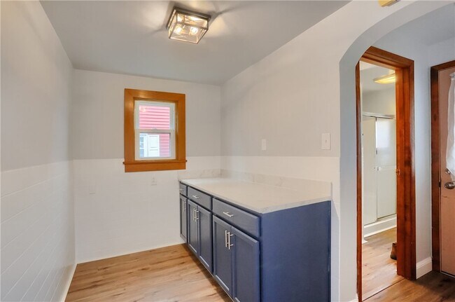 Building Photo - 740 Pershing St