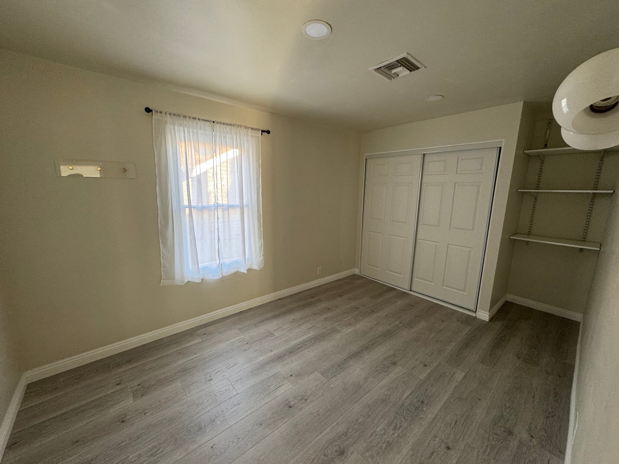 Building Photo - 492 Flower St