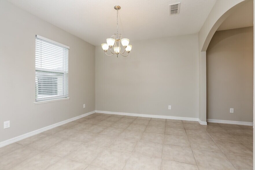 Building Photo - 123 Prairie Falcon Dr