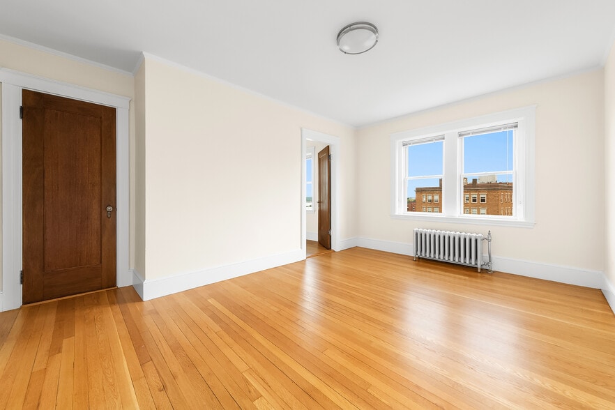 Building Photo - 11 Shepley St