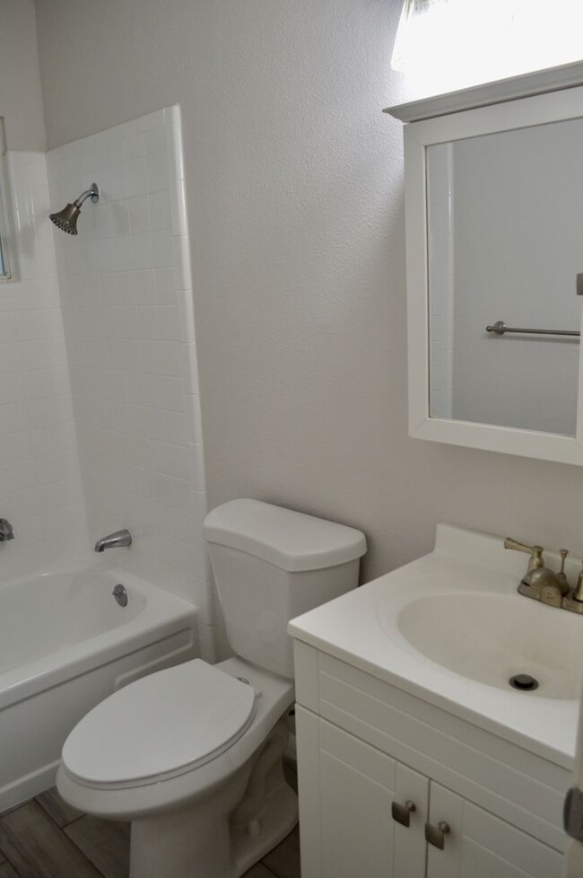 Building Photo - Beautifull Remodeled Home In Garden Court