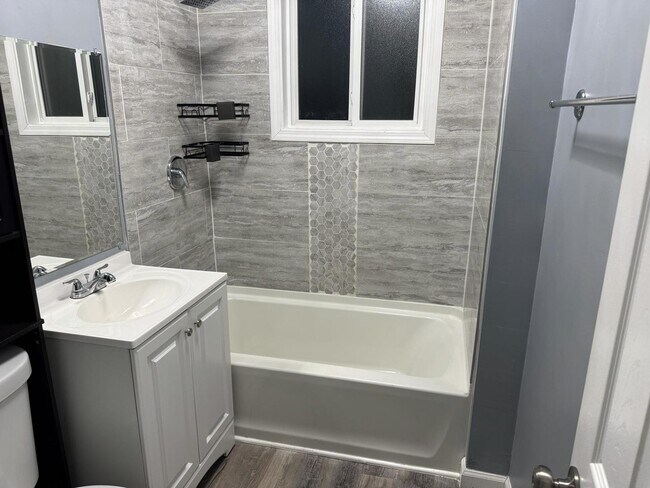 Building Photo - 12005 S La Salle St