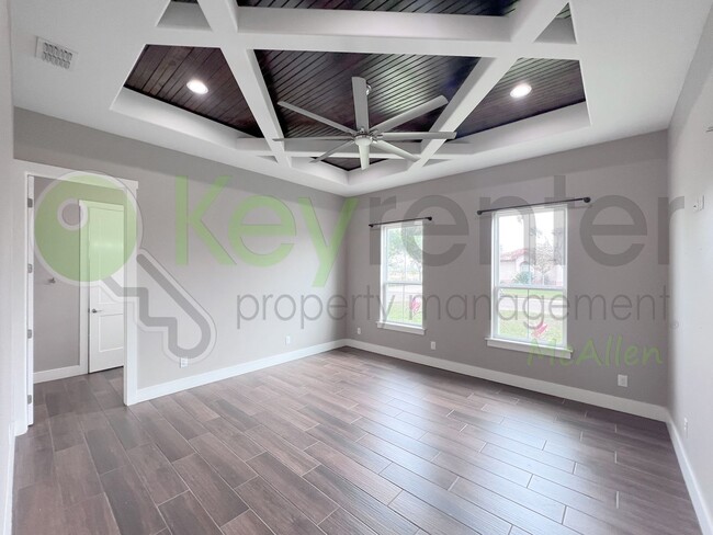 Building Photo - Gorgeous 4 bed/4 bath home, now available ...
