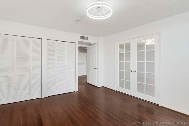 Building Photo - 5600 N Flagler Dr