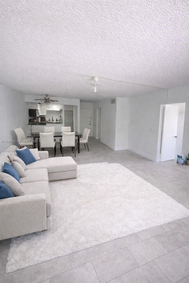 Building Photo - 1220 71st St