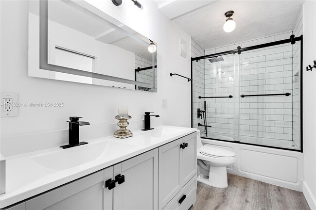 Building Photo - 4515 SW 68th Ct Cir