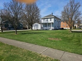 Building Photo - 777 Center St