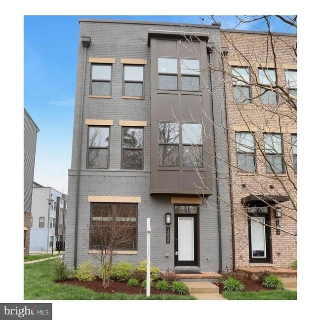 Building Photo - 13032 Hattontown Square