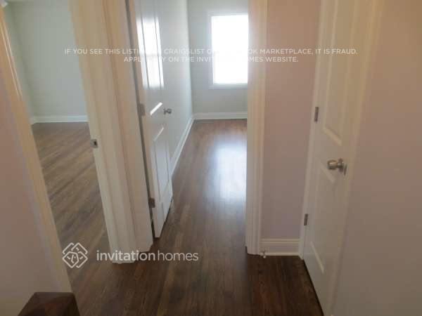 Building Photo - 8228 S Christiana Ave