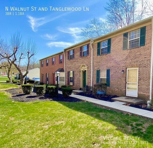 Building Photo - 492 N Walnut St