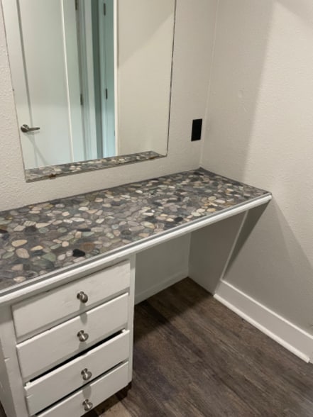 Building Photo - 2106 Stonewall St