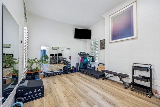 Building Photo - 3047 Bonnebridge Way Blvd