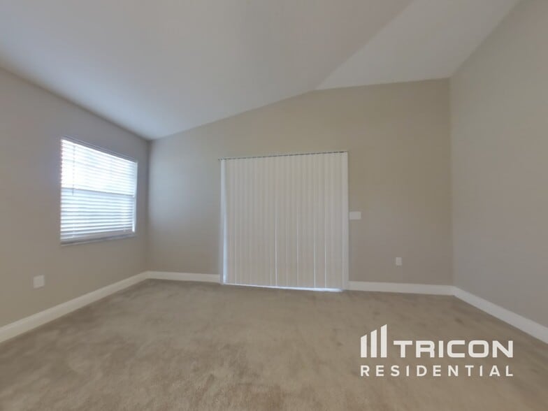 Building Photo - 3598 N Biscayne Dr