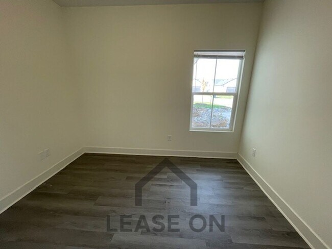 Building Photo - 1753/55 Hickory