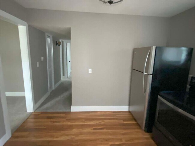 Building Photo - Omaha Ranch Home For Rent