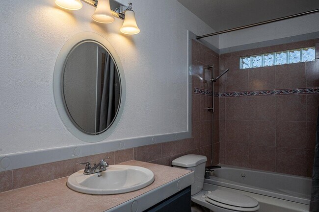 Building Photo - 210 Warbonnet Trail