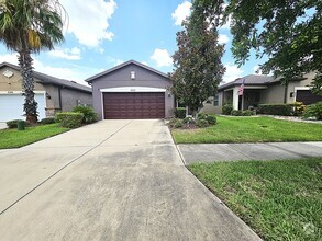 Building Photo - Beautiful 3-Bedroom + Flex Space in gated ...