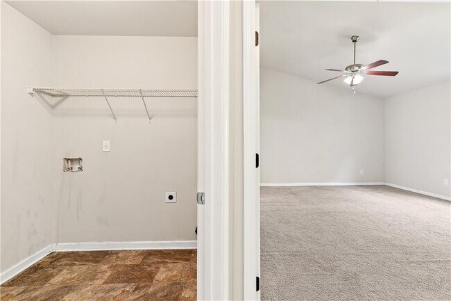 Building Photo - 4127 Water Mill Dr