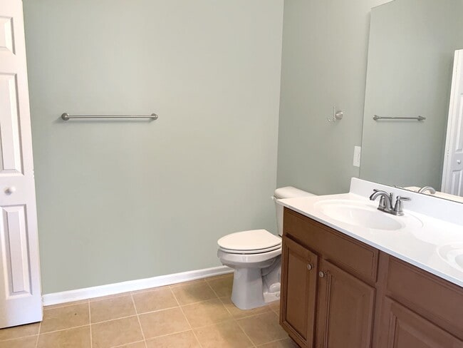 Building Photo - Beautiful & Spacious 2 Bedroom, 2 Bathroom...