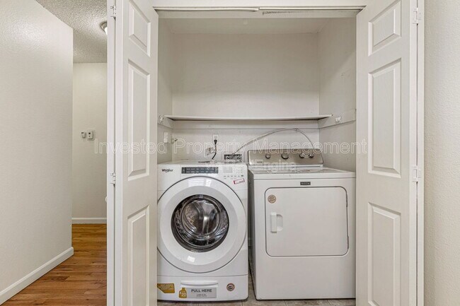 Building Photo - 588 S Eaton St