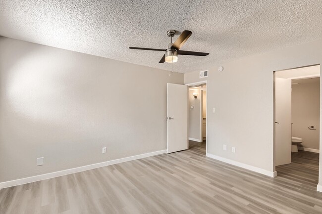 B2 Renovated - 2 Bed 2 Bath - Rise at The District