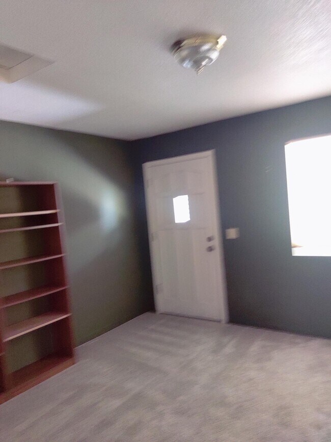 Building Photo - 18589 Lake Forest Dr