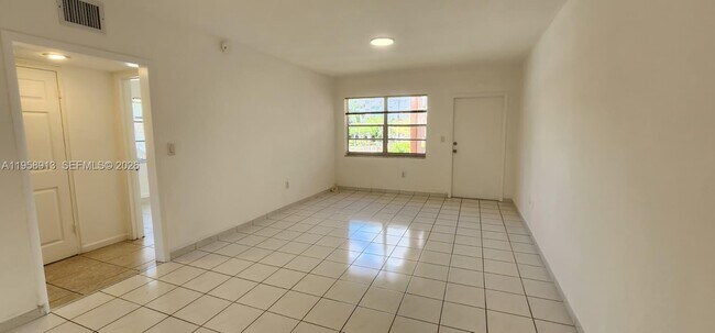 Building Photo - 3670 SW 10th St