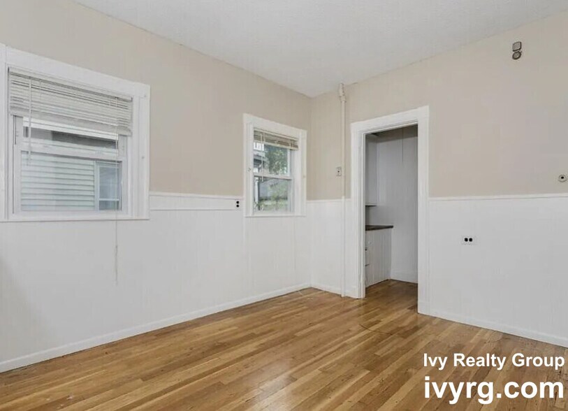 Building Photo - 46 Paulina St