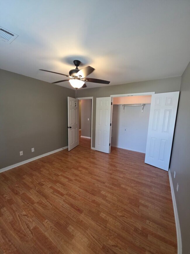Building Photo - 707 S Waco Ave