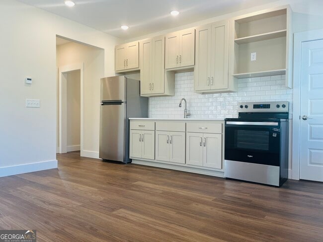 Building Photo - 105 Gardenia Ln