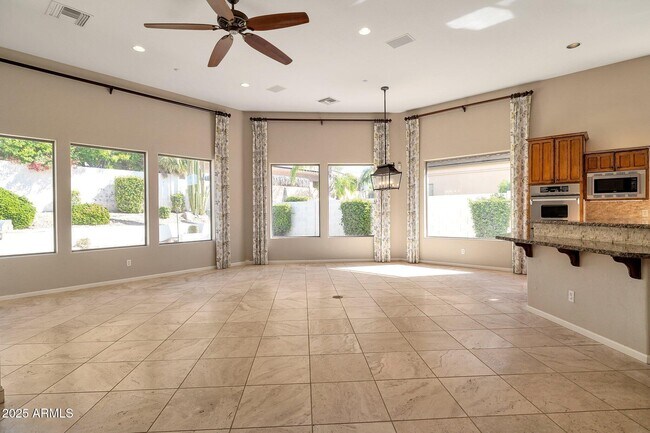 Building Photo - 7694 E Manana Dr