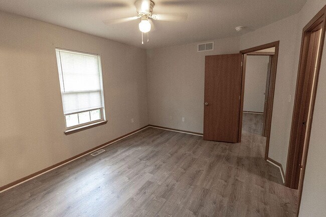 Building Photo - 2117 N Ballenger Ln