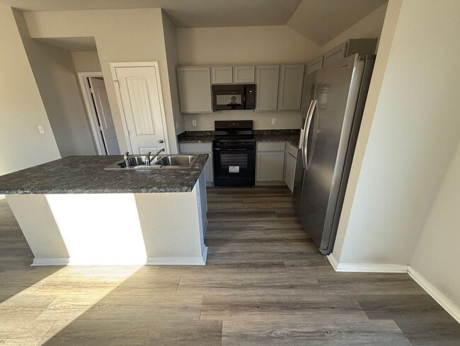 Building Photo - 6153 Discovery Trl