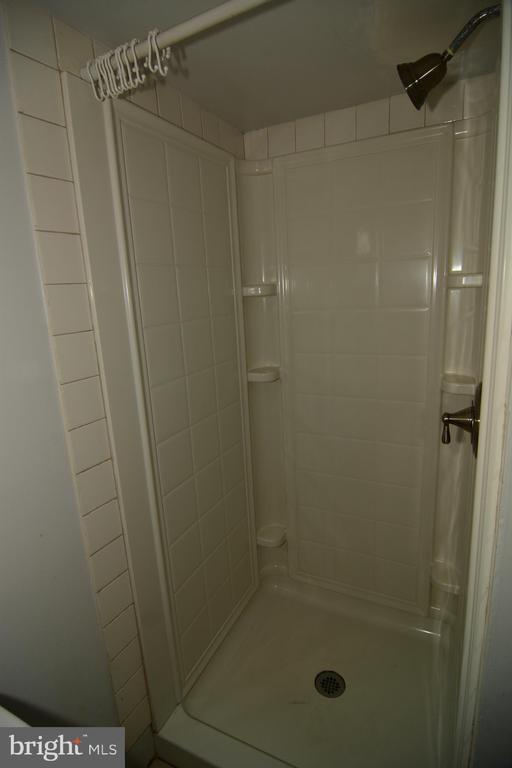Building Photo - 10647 Maple St
