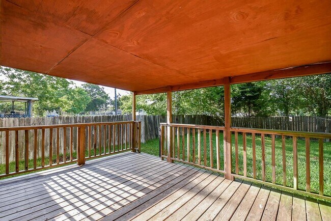 Building Photo - 1105 Avenue D