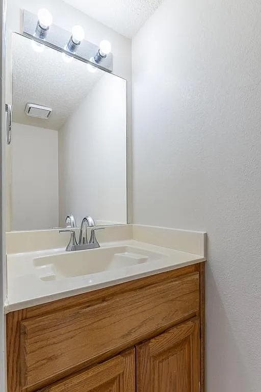 Building Photo - 410 SE J St