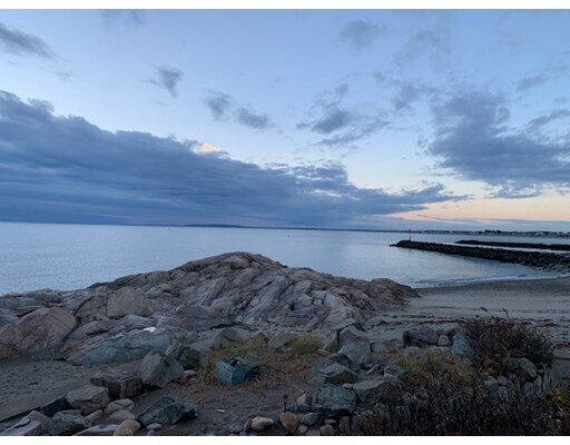 Building Photo - 10 Cove St