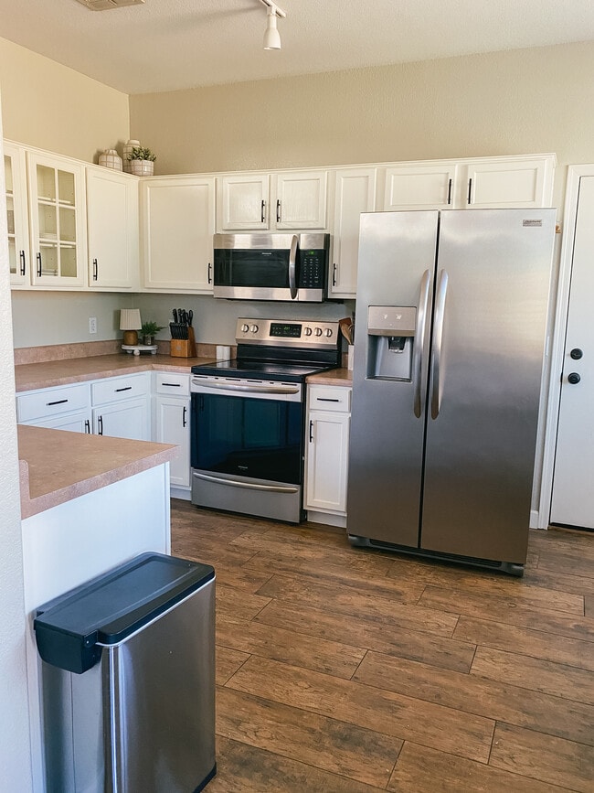 Building Photo - 14286 W Cora Ln